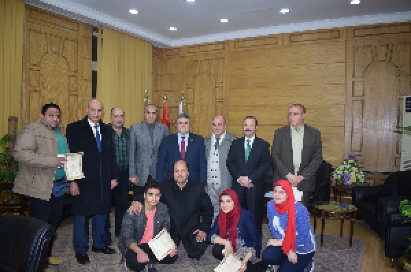 Benha University honors the Republic Champion of Bodybuilding and the Chess Team in the Employees&#039; Club in the University
